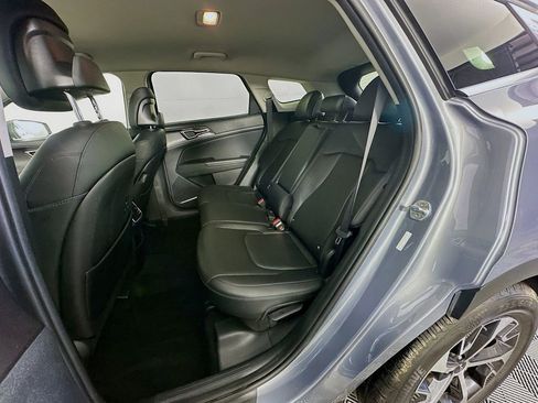 Used 2023 Kia Sportage EX image 32