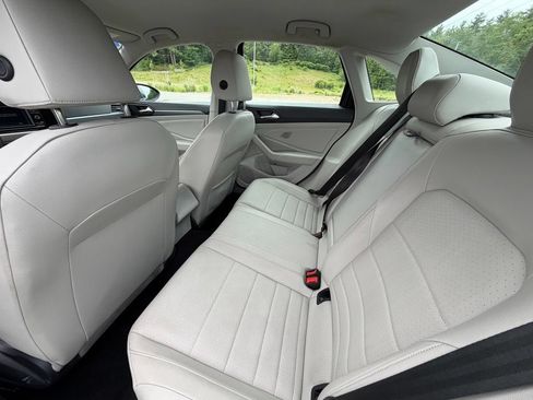 Used 2023 Volkswagen Jetta SE FWD image 11