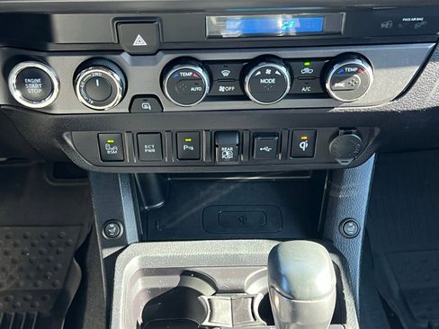 Used 2021 Toyota Tacoma TRD Sport w/ Technology Package image 31