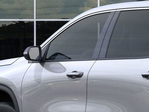 New 2026 Chevrolet Traverse LT w/ Driver Confidence Package image 13