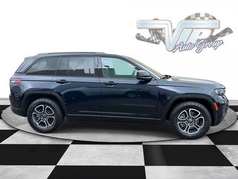 Used 2022 Jeep Grand Cherokee Trailhawk w/ Advanced Protech Group II AWD/4WD image 4