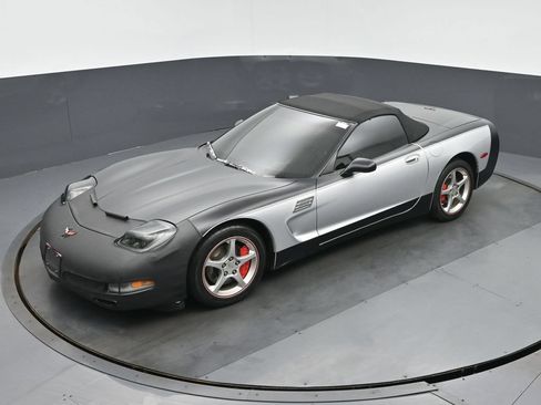 Used 2002 Chevrolet Corvette Convertible w/ Preferred Equipment Group2 RWD image 29