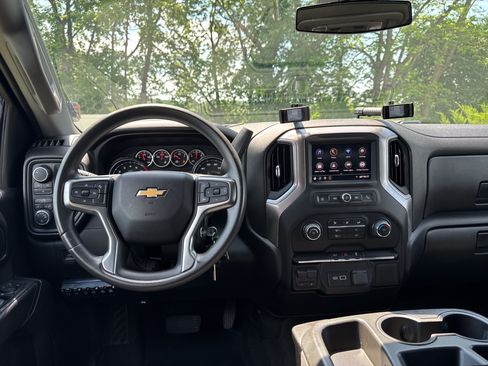 Used 2022 Chevrolet Silverado 2500 Custom w/ Gooseneck/5TH Wheel Package AWD/4WD image 2