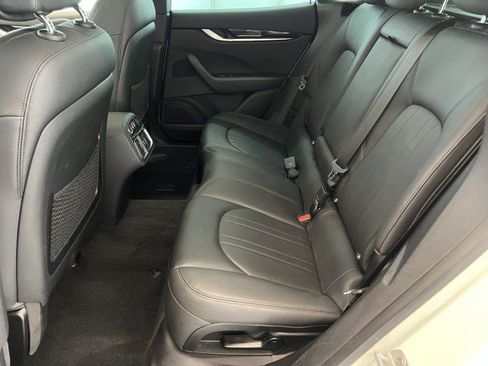 Used 2020 Maserati Levante AWD/4WD image 31