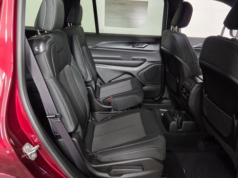 New 2026 Jeep Grand Cherokee L Laredo image 32