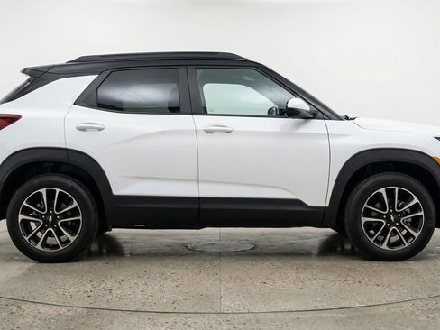 Used 2025 Chevrolet TrailBlazer LT image 11