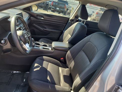 Used 2024 Nissan Altima 2.5 SV image 19