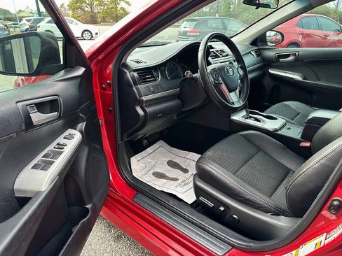 Used 2013 Toyota Camry SE image 9