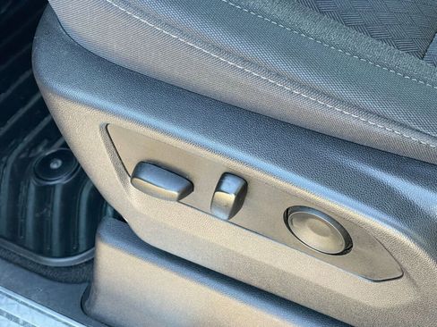 Used 2025 Chevrolet Silverado 1500 LT image 7