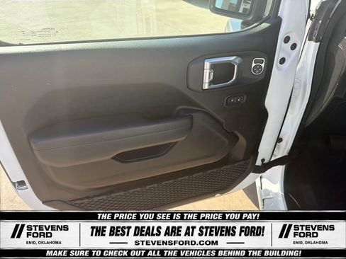 Used 2025 Jeep Gladiator Sport AWD/4WD image 21