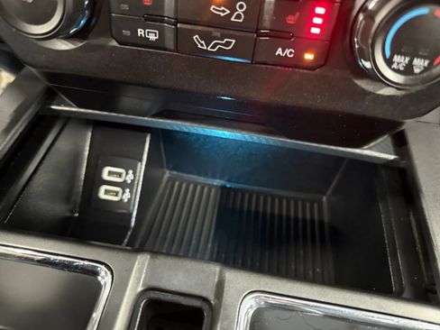 Used 2019 Ford F150 XLT w/ Equipment Group 302A Luxury AWD/4WD image 20