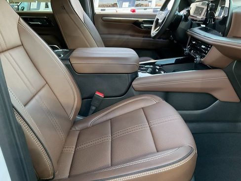 Used 2025 Chevrolet Tahoe High Country image 20