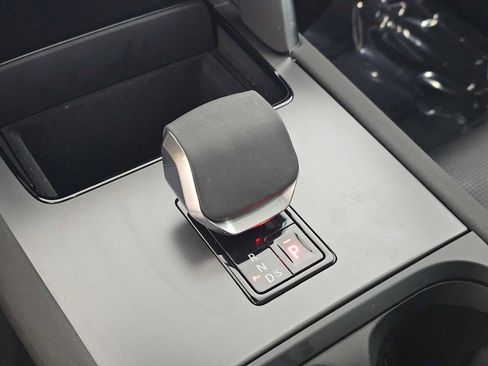 Used 2024 Land Rover Discovery Sport S image 30