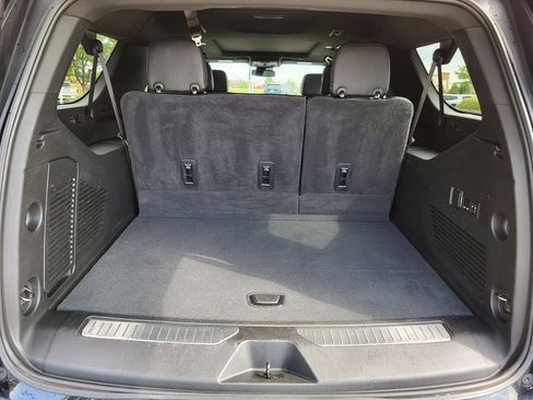 Used 2023 GMC Yukon XL Denali image 10