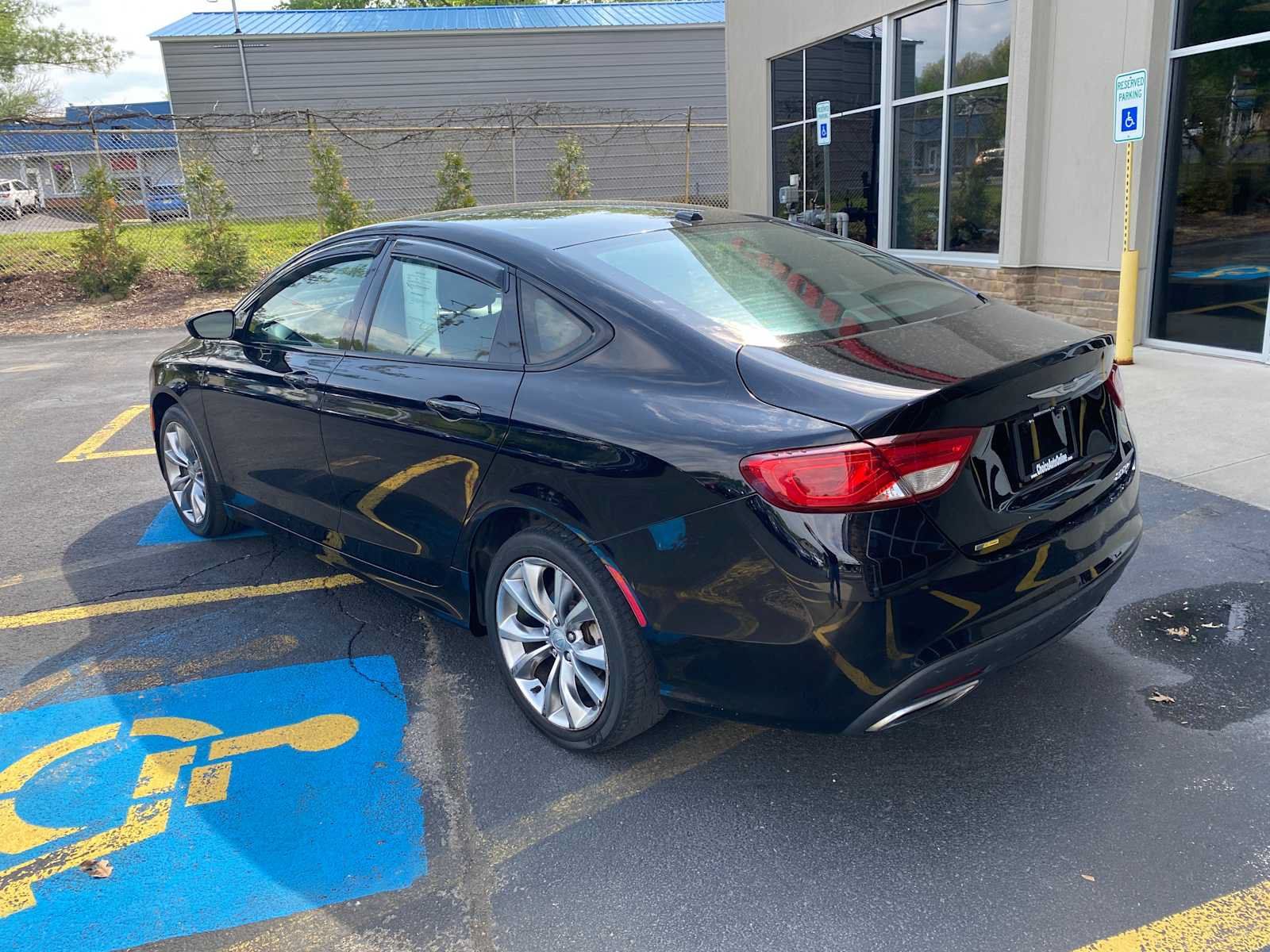Used 2015 Chrysler 200 S FWD image 3
