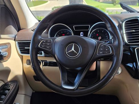 Used 2019 Mercedes-Benz GLE 400 4MATIC image 19