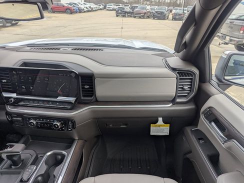 New 2026 GMC Sierra 1500 SLT w/ SLT Convenience Package image 4