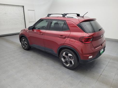 Used 2023 Hyundai Venue SEL FWD image 3