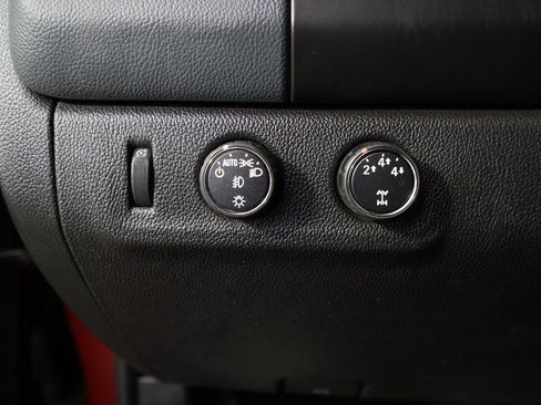 Used 2015 Chevrolet Colorado Z71 AWD/4WD image 24