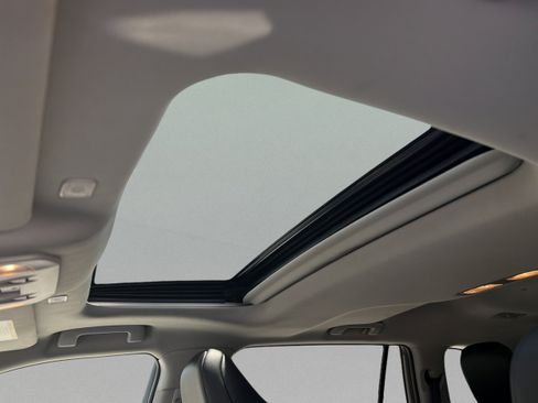 Certified 2024 Toyota Highlander XLE FWD image 11