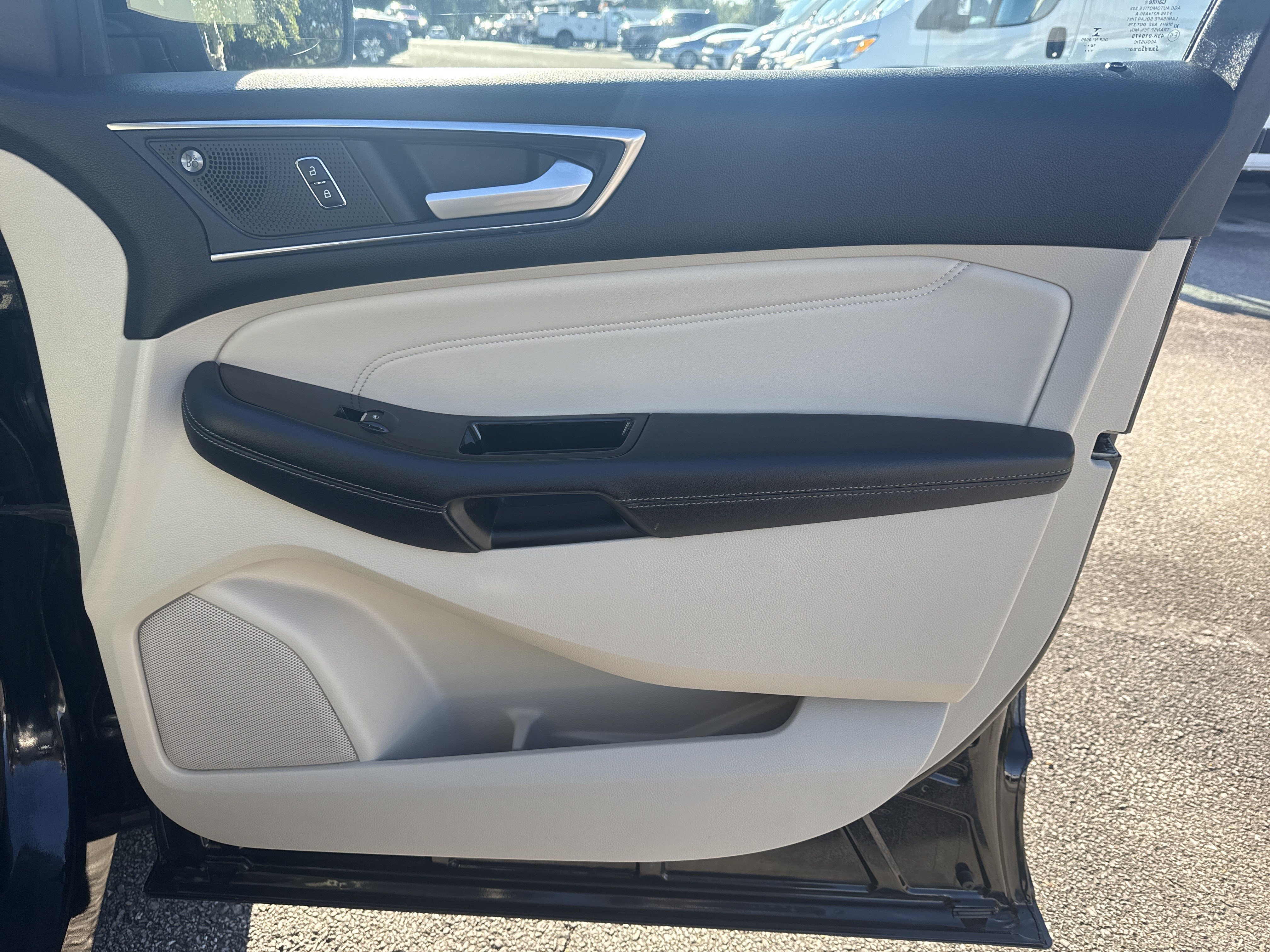 Used 2019 Ford Edge Titanium FWD image 14
