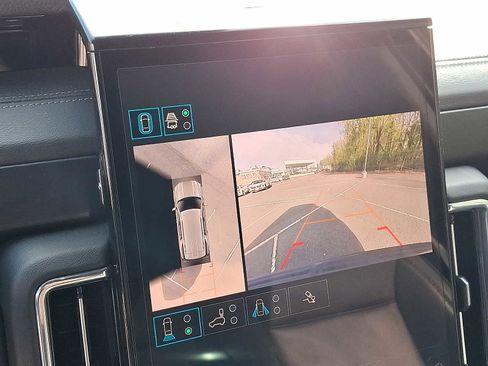 Used 2025 GMC Yukon Denali AWD/4WD image 19