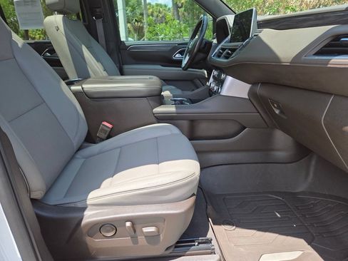 Used 2021 GMC Yukon SLT w/ SLT Premium Package AWD/4WD image 15