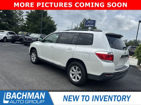Used 2012 Toyota Highlander FWD w/ Tech Pkg image 9