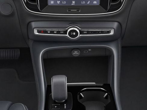 Certified 2023 Volvo C40 P8 Recharge Ultimate AWD/4WD image 18