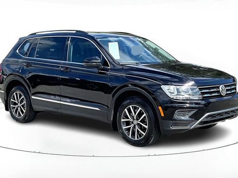 Used 2018 Volkswagen Tiguan SE w/ Panoramic Sunroof Package image 1