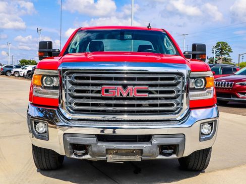 Used 2017 GMC Sierra 2500 SLE w/ SLE Fleet Preferred Package AWD/4WD image 4
