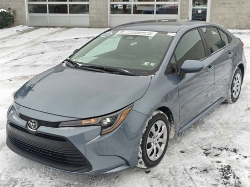 Used 2025 Toyota Corolla LE image 10