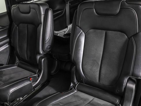 Used 2023 Jeep Grand Cherokee L Laredo image 39