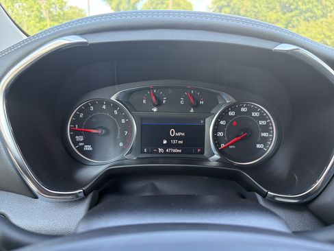 Used 2025 Chevrolet Blazer LT FWD image 12