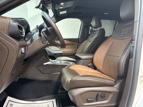 Used 2021 Ford Explorer King Ranch w/ Premium Technology Package image 23