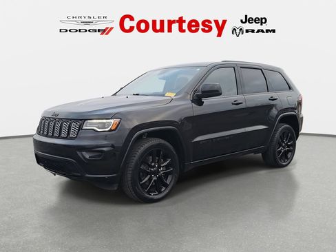Certified 2022 Jeep Grand Cherokee Laredo X image 9