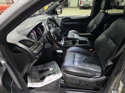 Used 2018 Dodge Grand Caravan GT FWD image 25