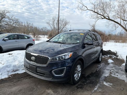 Used 2016 Kia Sorento AWD image 8