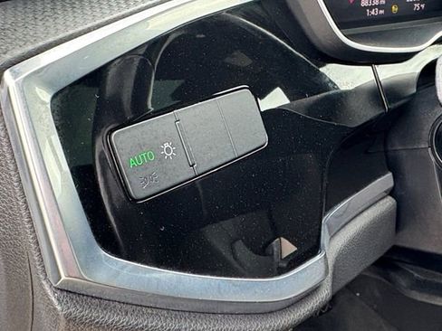 Used 2021 Audi Q3 2.0T Premium image 6