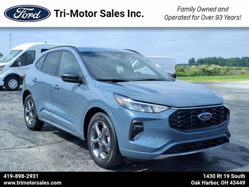 Used 2023 Ford Escape ST-Line w/ Tech Pack #1 FWD image 1