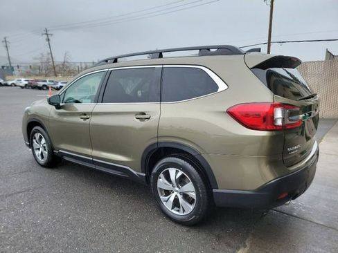 Used 2024 Subaru Ascent Premium w/ Convenience Package image 4