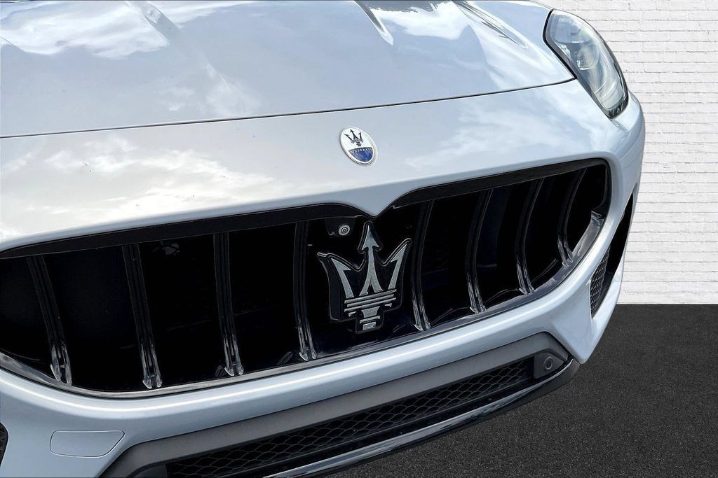 Used 2023 Maserati Grecale Modena AWD/4WD image 32