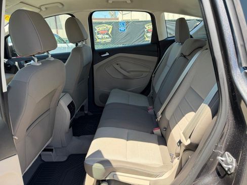 Used 2016 Ford C-MAX SE w/ Interior Protection Package FWD image 39