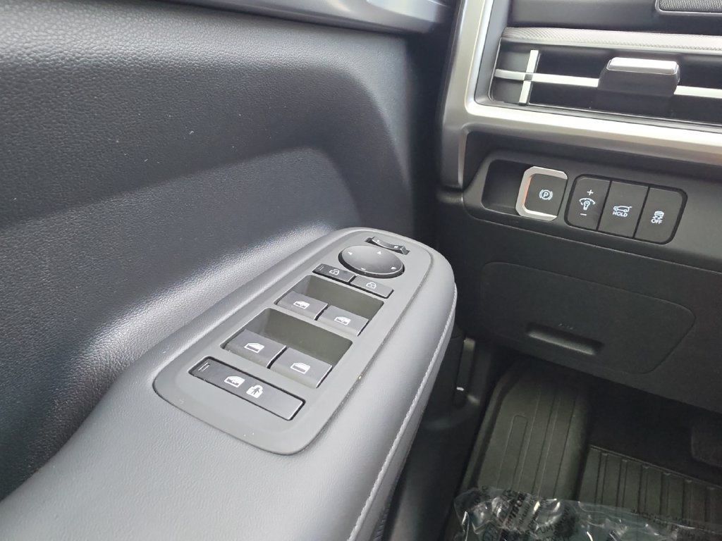 Used 2026 Hyundai Santa Fe SEL FWD image 22