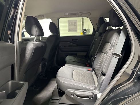 Used 2025 Nissan Pathfinder SV AWD/4WD image 22