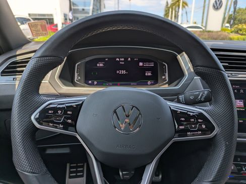 Certified 2024 Volkswagen Tiguan SEL R-Line image 29