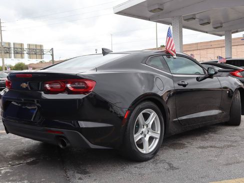 Used 2019 Chevrolet Camaro LT w/ Technology Package RWD image 3