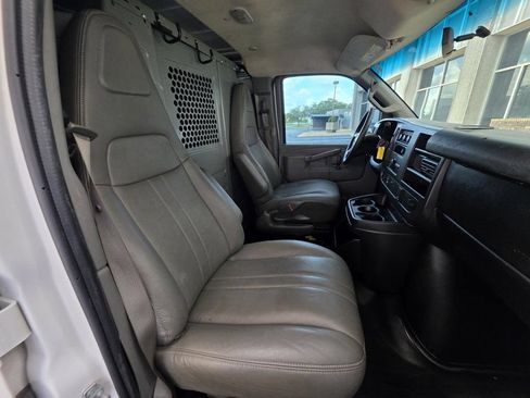 Used 2016 Chevrolet Express 2500 RWD image 9
