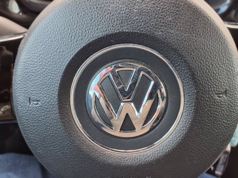 Used 2017 Volkswagen Beetle 1.8T S FWD image 11