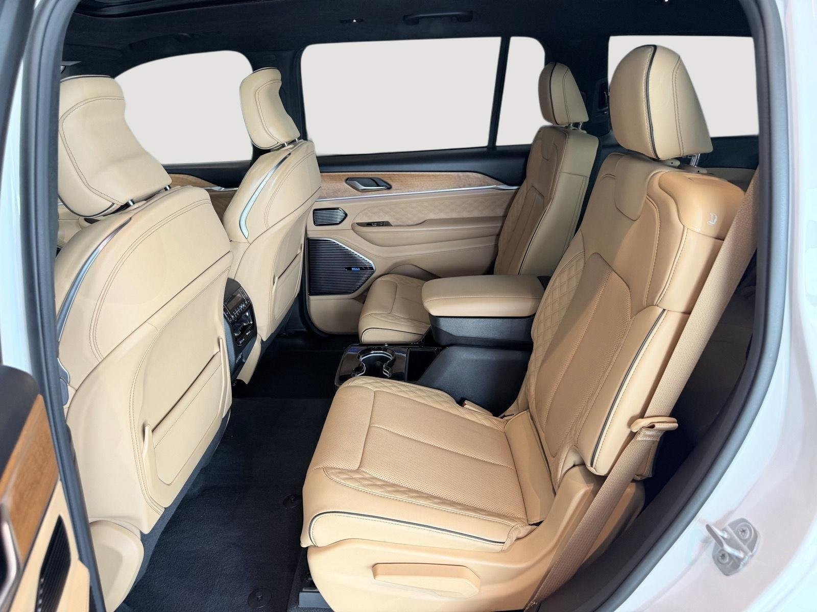 Used 2022 Jeep Grand Cherokee L Summit AWD/4WD image 24